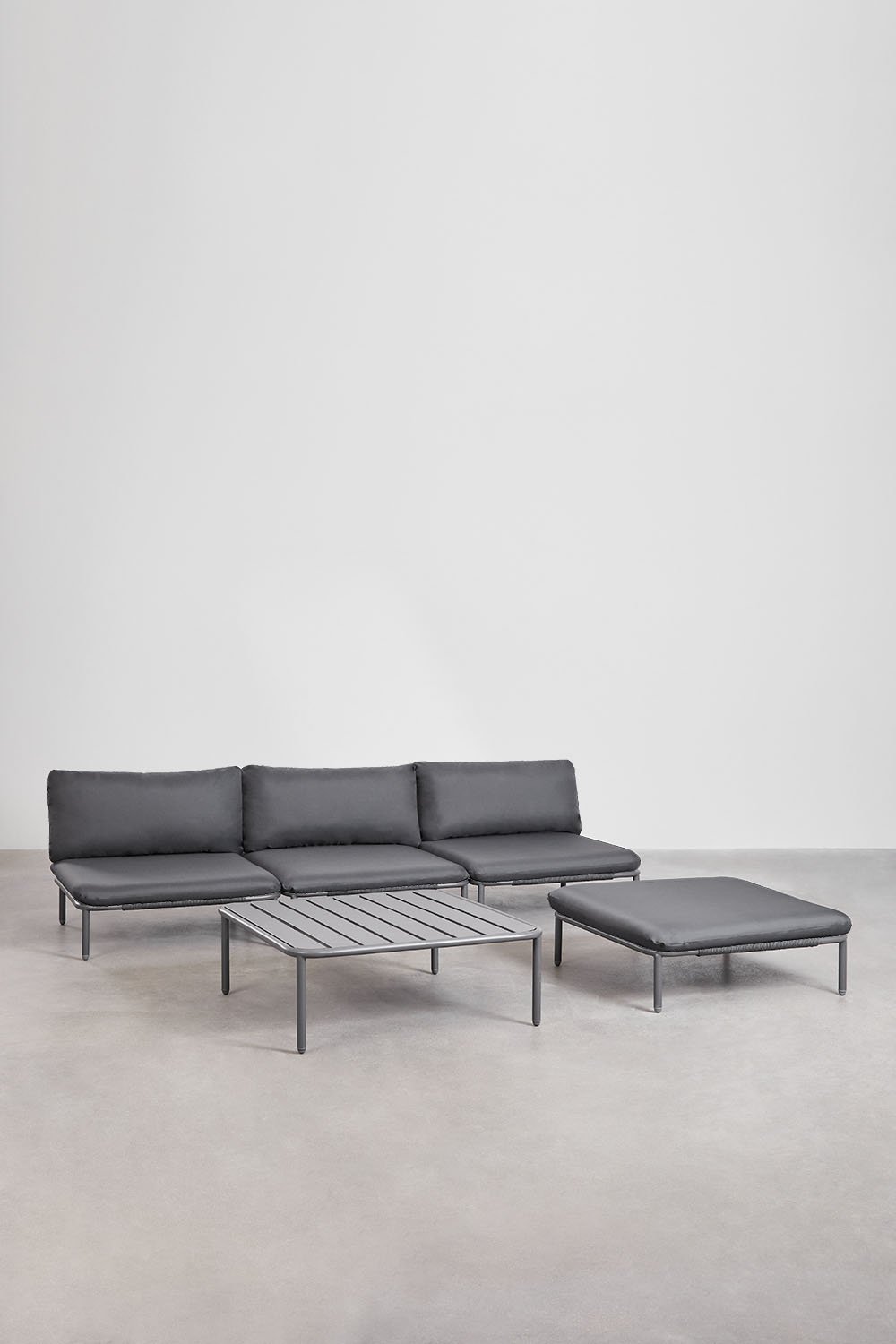 Divano da giardino componibile in 3 pezzi, pouf e tavolino Roubly, immagine della galleria 1