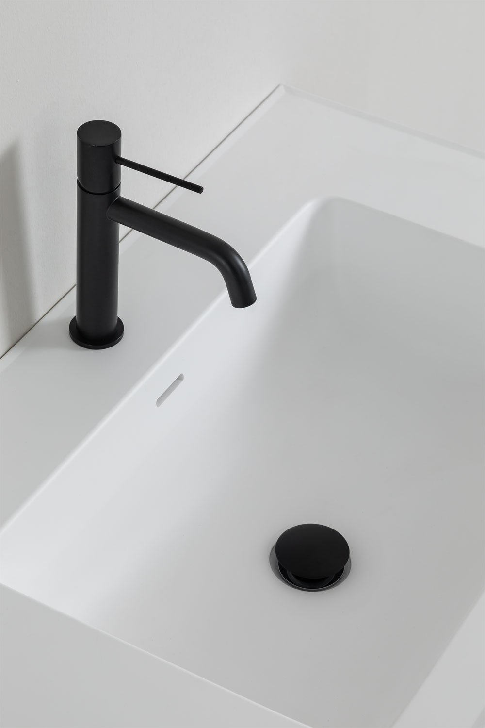 Set di mobili da bagno in legno con lavabo integrato Jacob, immagine della galleria 4