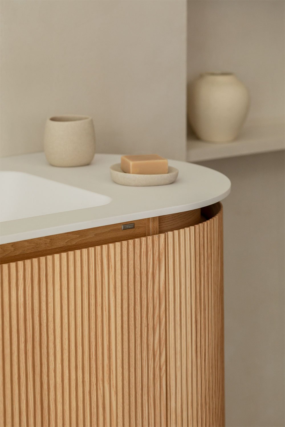 Set mobili da bagno in legno Carsone con lavabo integrato, immagine della galleria 2