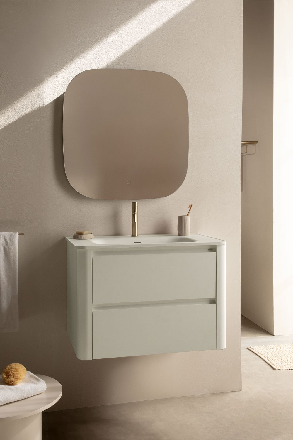 Set mobili da bagno in legno con lavabo integrato e specchio Egerton , immagine della galleria 1