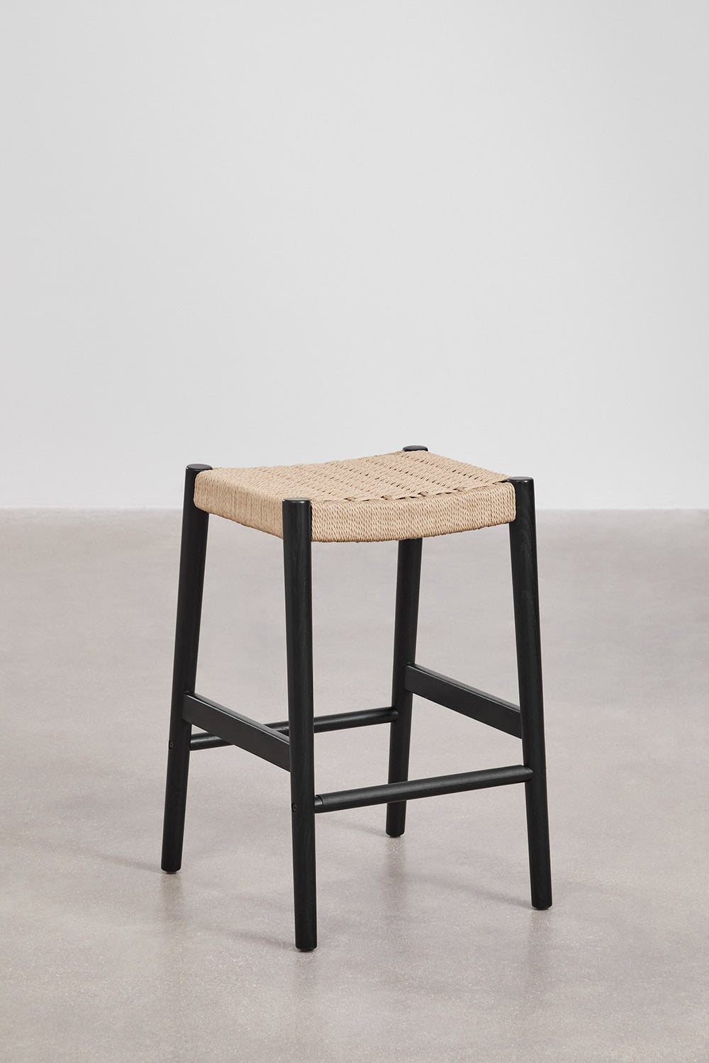 Set di 3 sgabelli in legno multistrato e acciaio nero