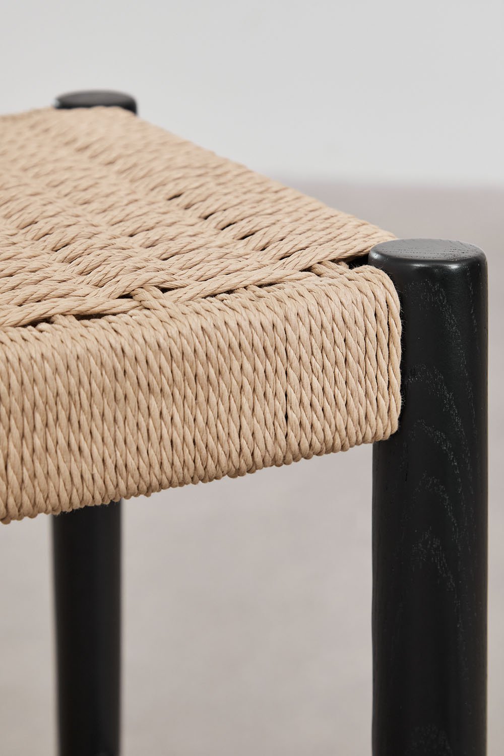 Confezione da 4 Sgabelli Alti in Legno di Rovere e Corda Intrecciata (66 cm) Mara, immagine della galleria 4