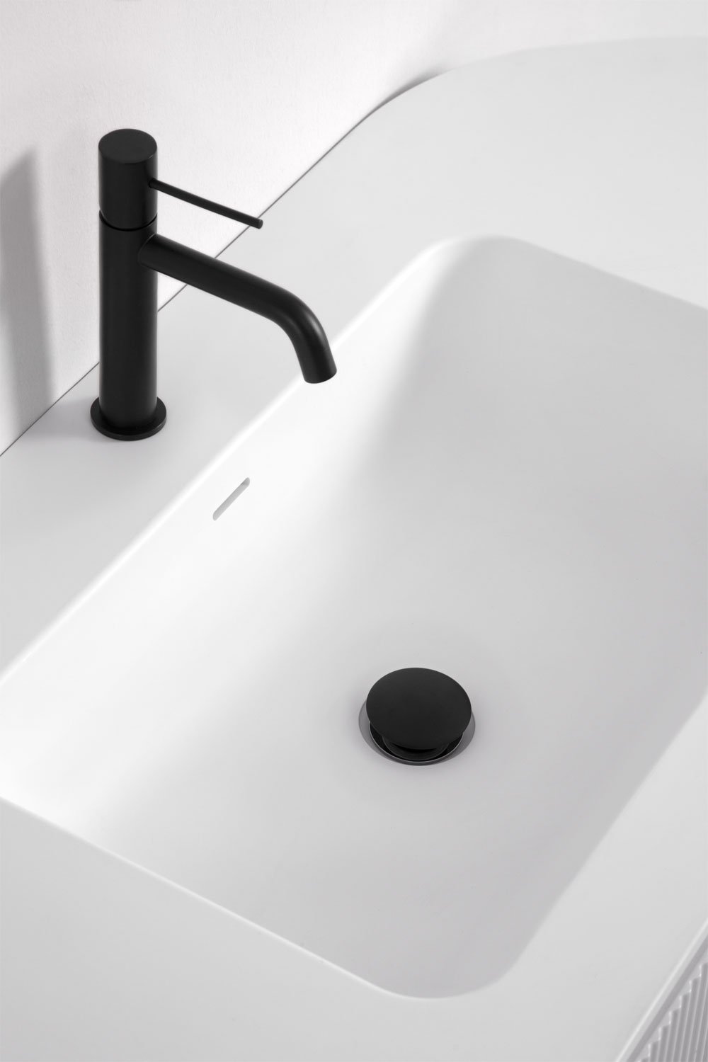 Set mobili da bagno in legno Carsone con lavabo integrato, immagine della galleria 4