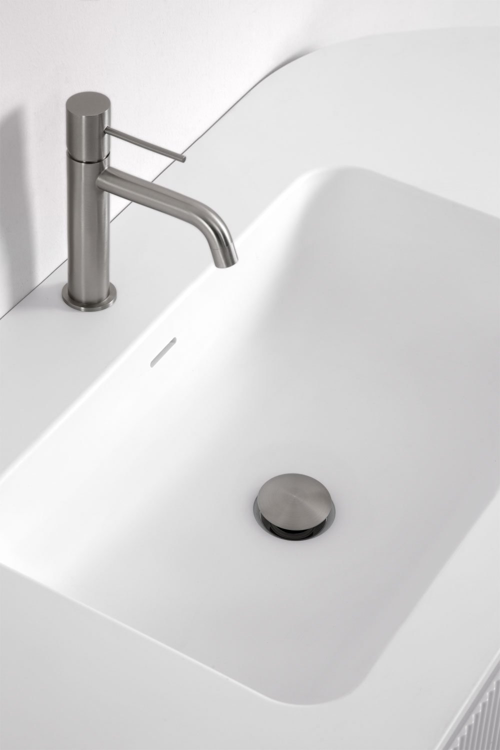 Set mobili da bagno in legno Carsone con lavabo integrato, immagine della galleria 4