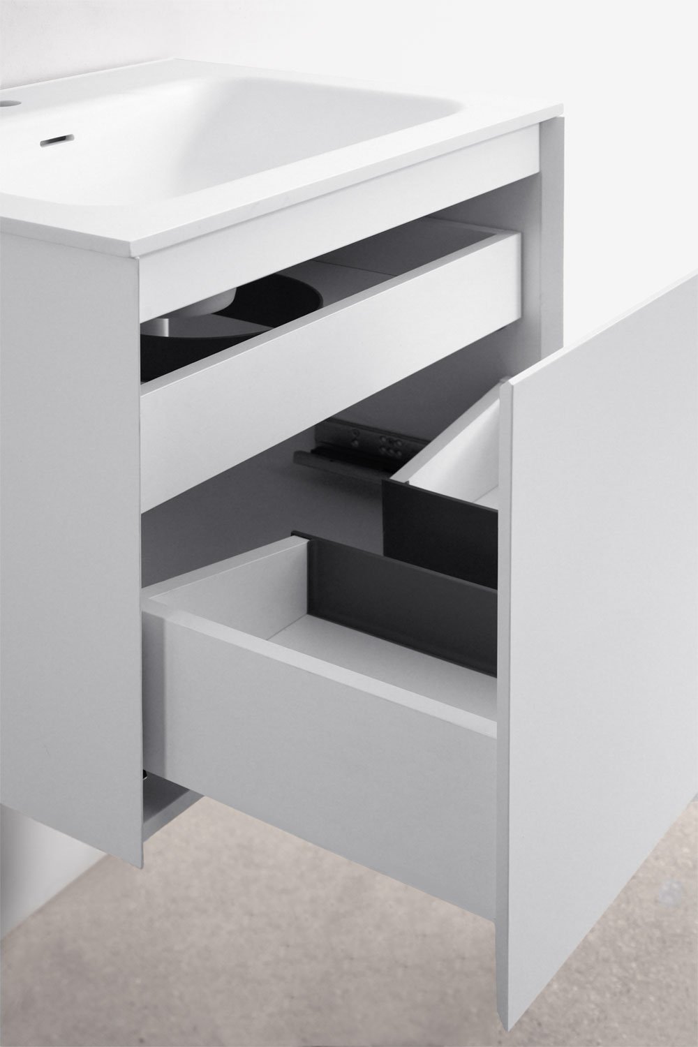 Set mobili da bagno in legno Macrae con lavabo integrato    , immagine della galleria 5