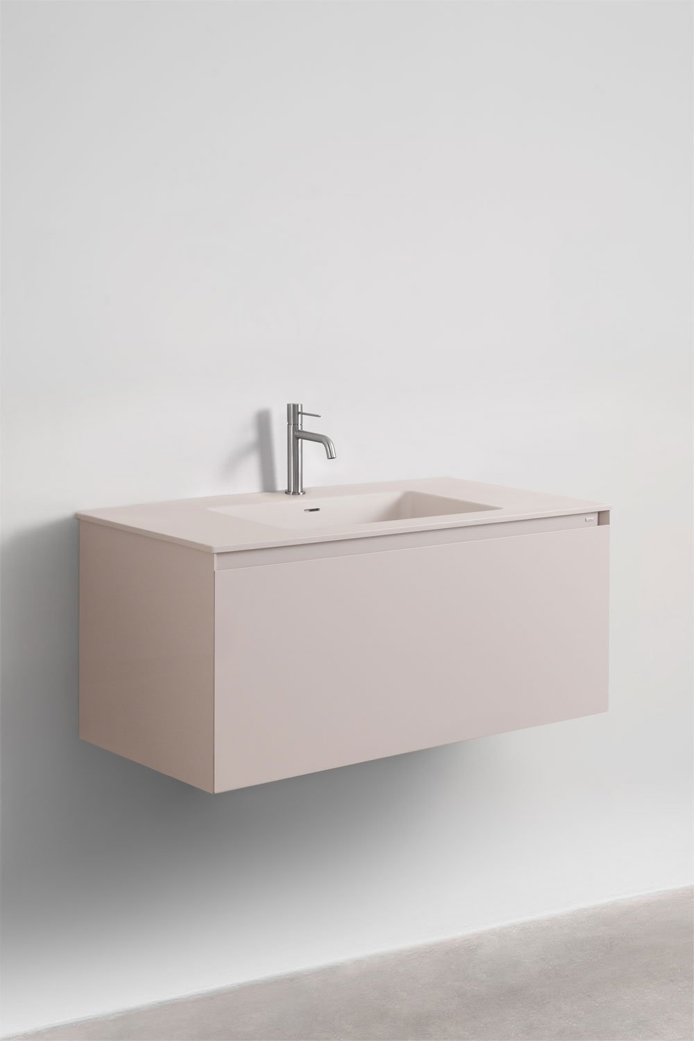 Set di mobili da bagno sospesi in legno con lavabo integrato Macrae, immagine della galleria 3