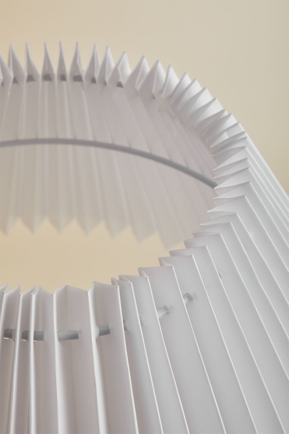 Lampada da tavolo Gaines in legno di caucciù, immagine della galleria 3