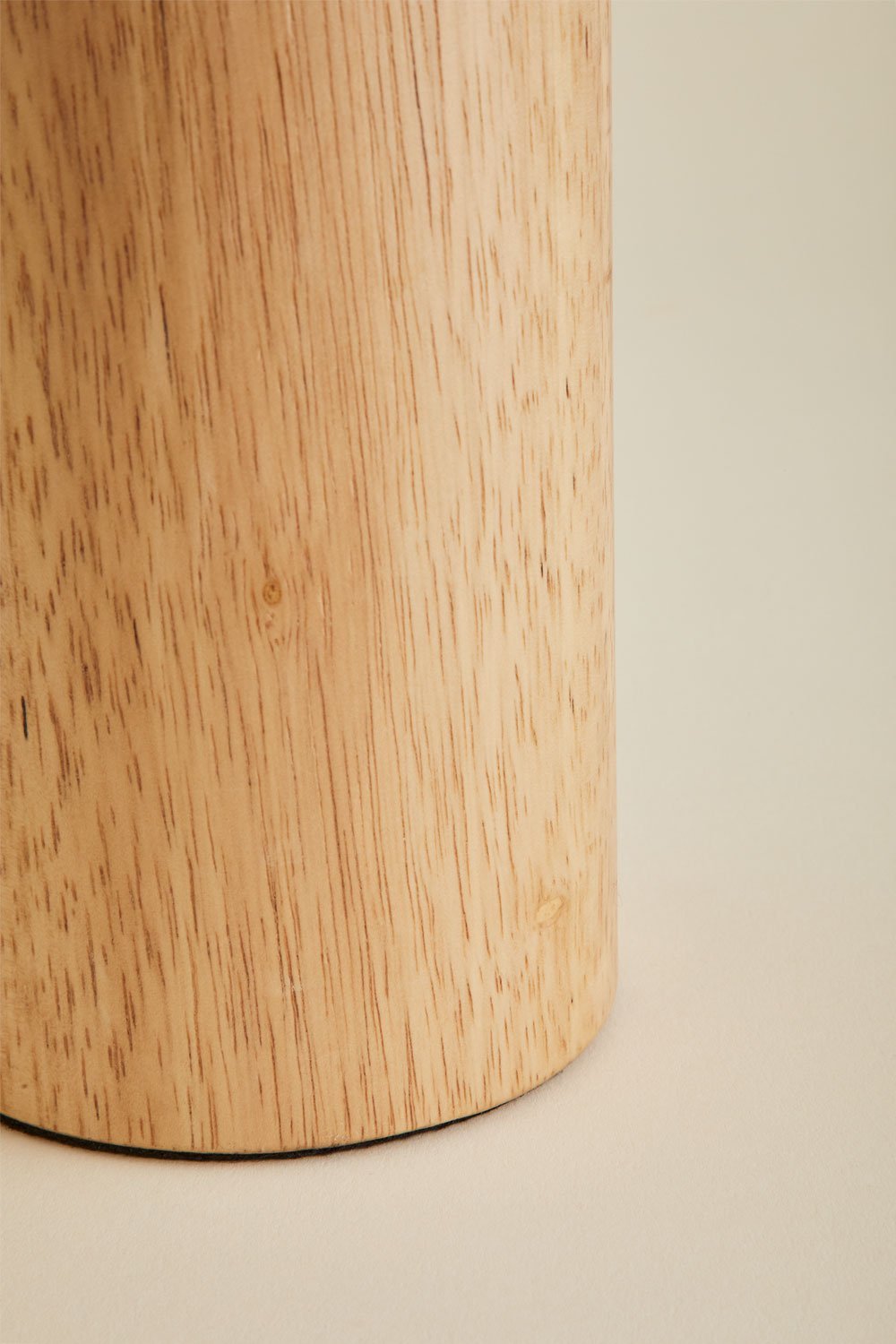 Lampada da tavolo Gaines in legno di caucciù, immagine della galleria 4