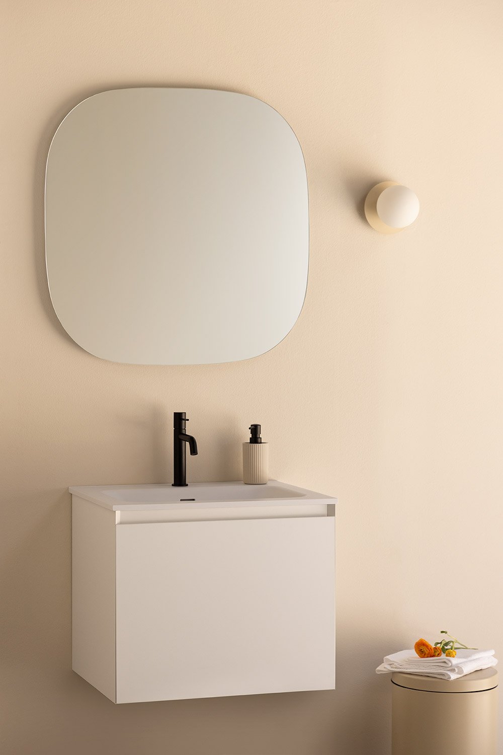 Set mobili da bagno in legno Macrae con lavabo integrato    , immagine della galleria 1