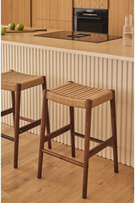 Sgabello alto 65 cm in legno di rovere scura e corda intrecciata Mara