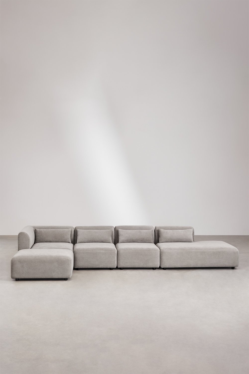 Divano componibile angolare in 4 pezzi con chaise longue destra e pouf Fogler, immagine della galleria 3