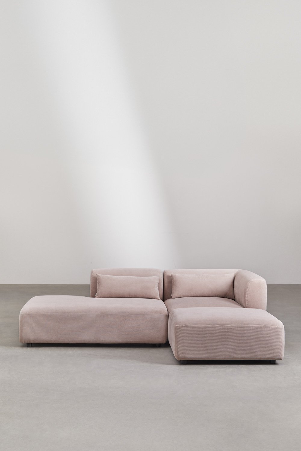 Divano componibile angolare in 2 pezzi con chaise longue sinistra e pouf Fogler , immagine della galleria 3