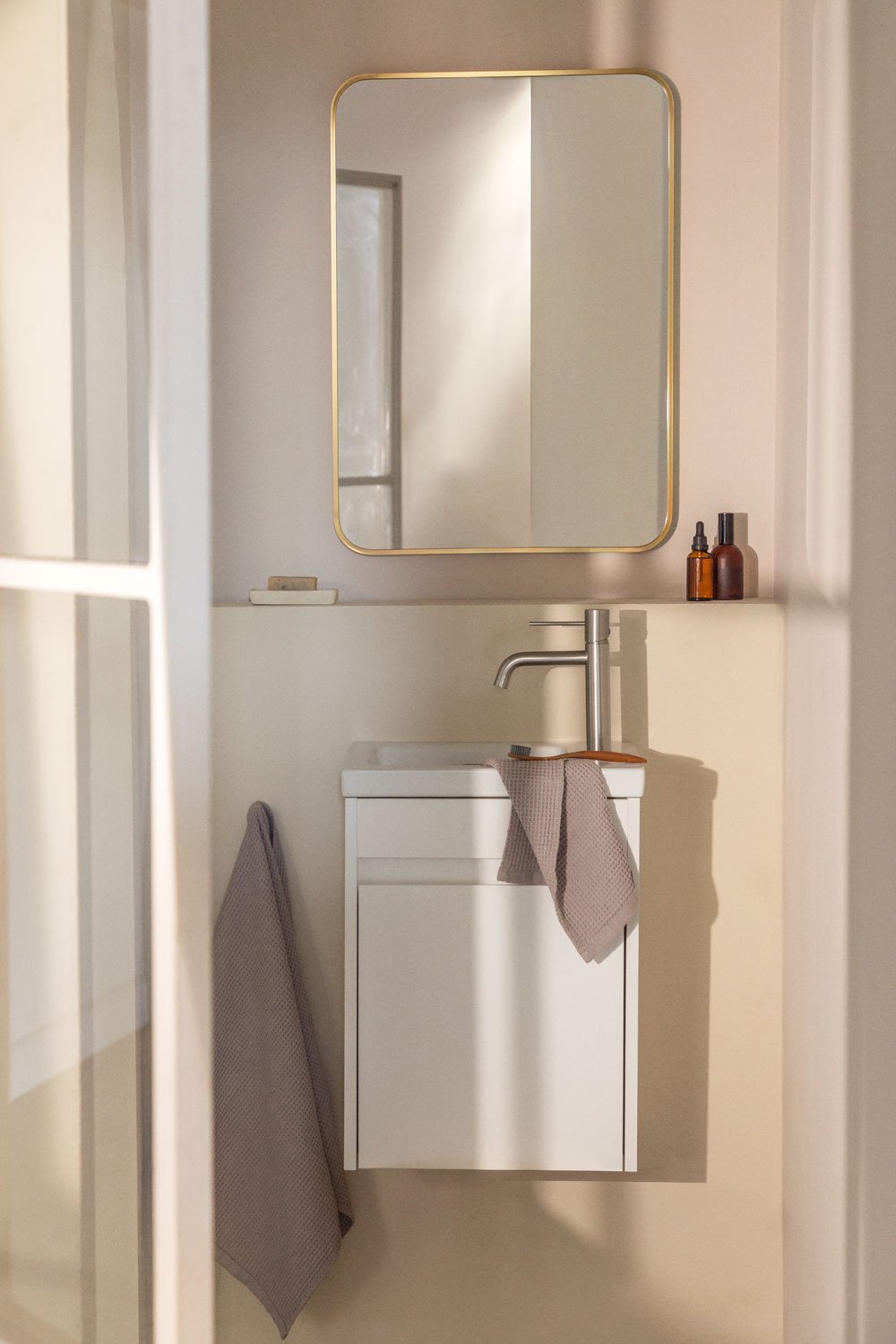 Set mobili da bagno in legno Narek con lavabo integrato, immagine della galleria 1