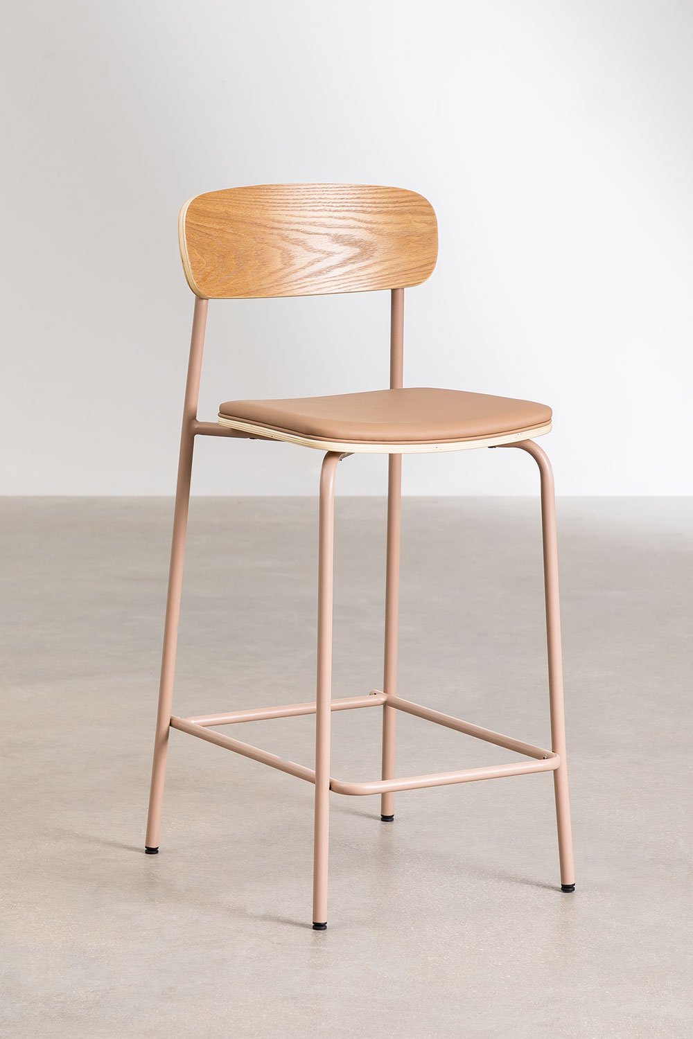 Sgabello alto impilabile Wilpier 65cm in ferro e legno, immagine della galleria 2
