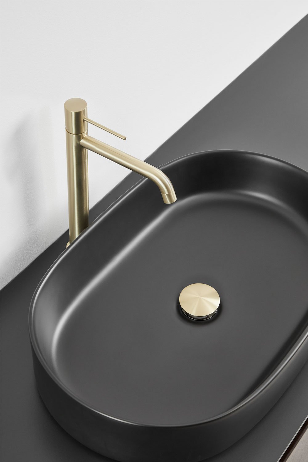 Set mobili da bagno in legno Lavena, immagine della galleria 5