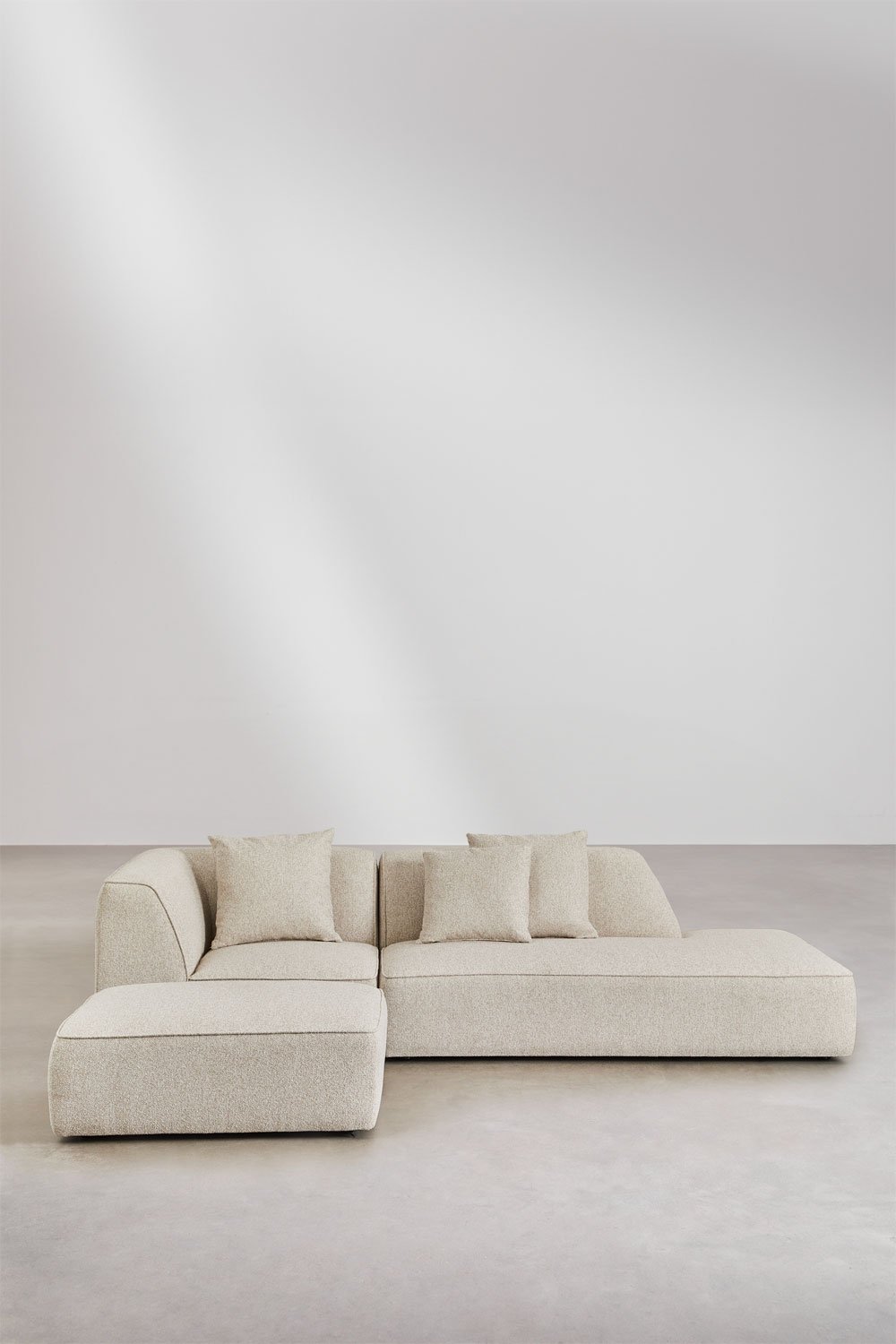 Divano angolare componibile Cardea 2 pezzi con chaise longue destra e pouf imbottito, immagine della galleria 4