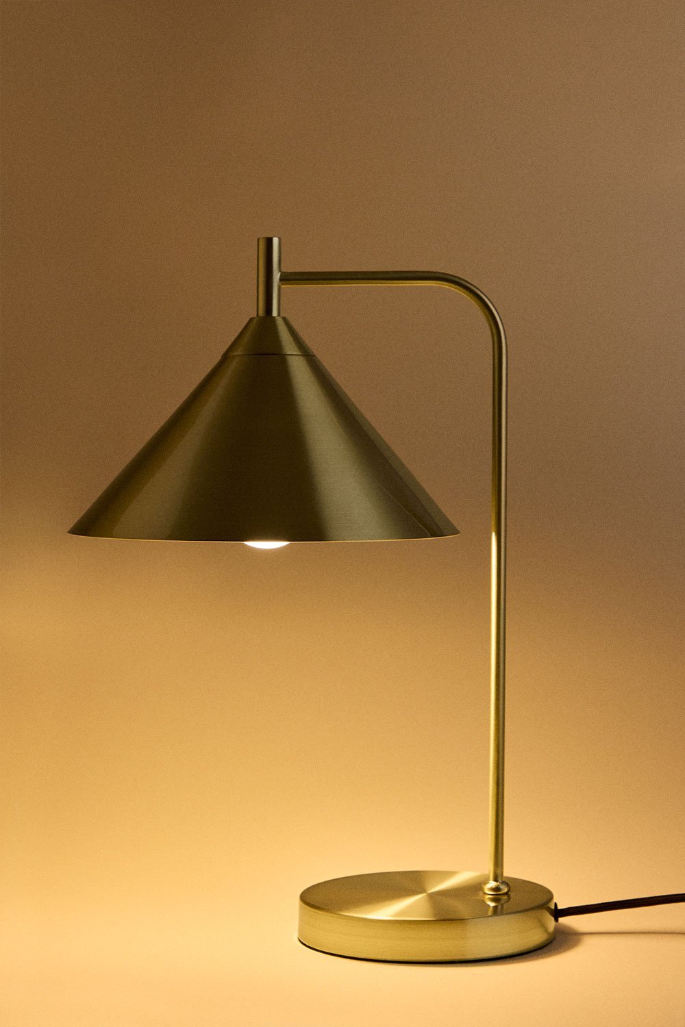 Lampada da tavolo in ferro Cambrea, immagine della galleria 3