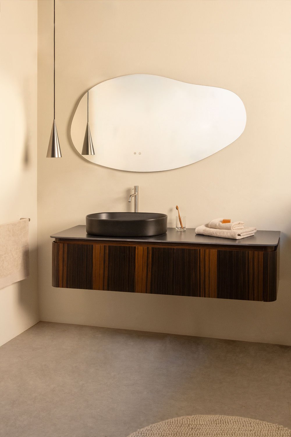 Set mobili da bagno in legno Lavena, immagine della galleria 1