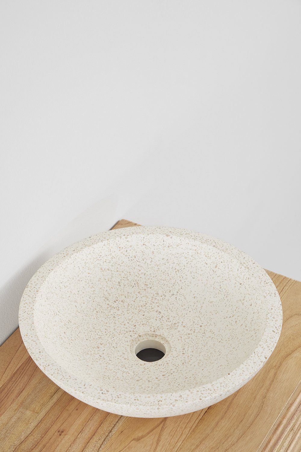 Set di mobili bagno sospesi 60x45 cm in legno Deleyna, immagine della galleria 4
