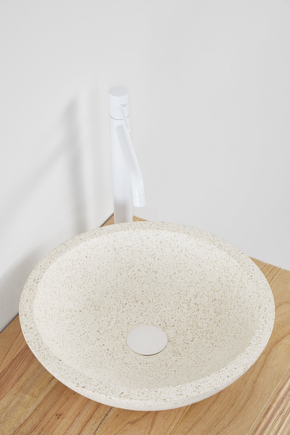 Set di mobili bagno sospesi 60x45 cm in legno Deleyna, immagine della galleria 4