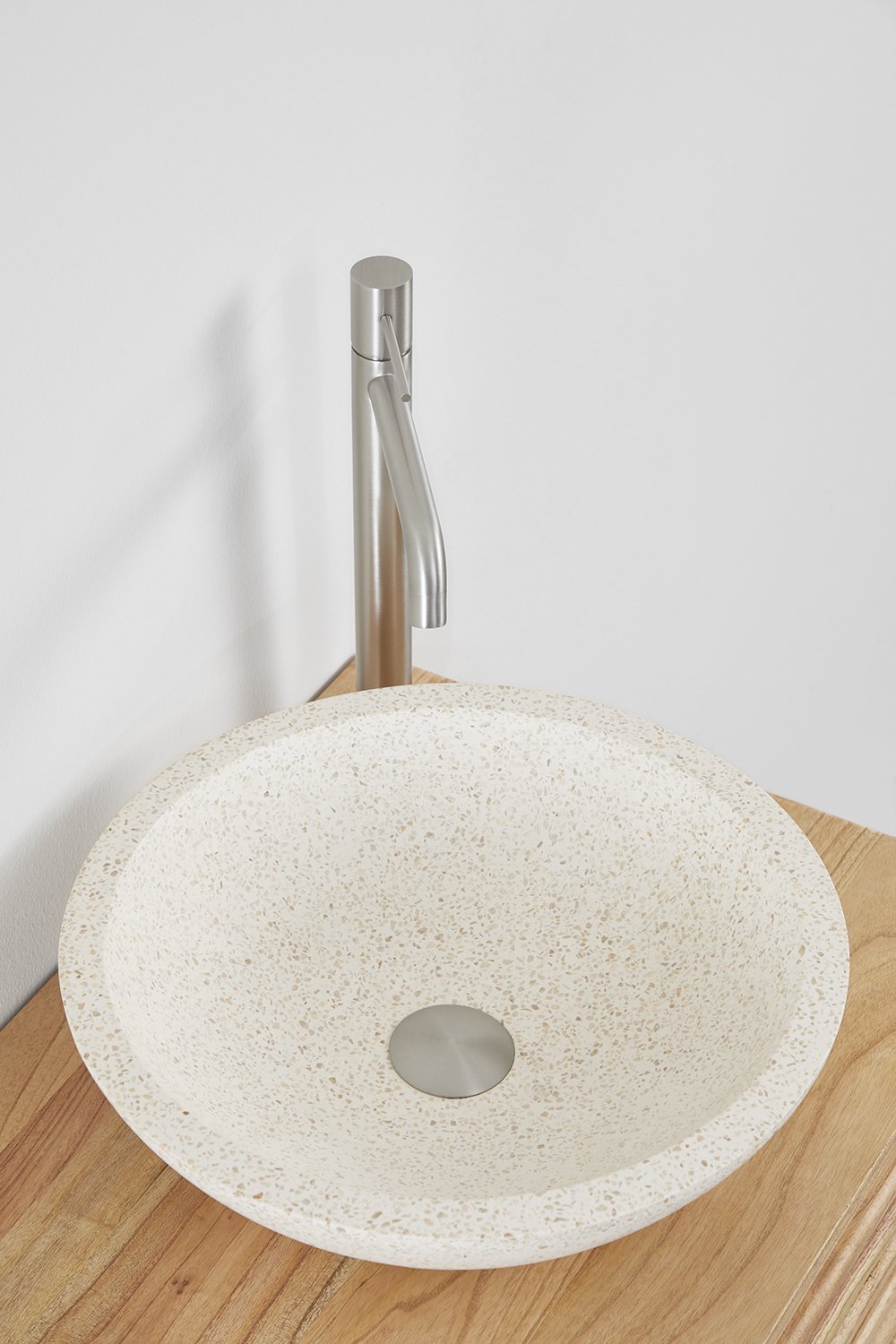 Set di mobili bagno sospesi 60x45 cm in legno Deleyna, immagine della galleria 4