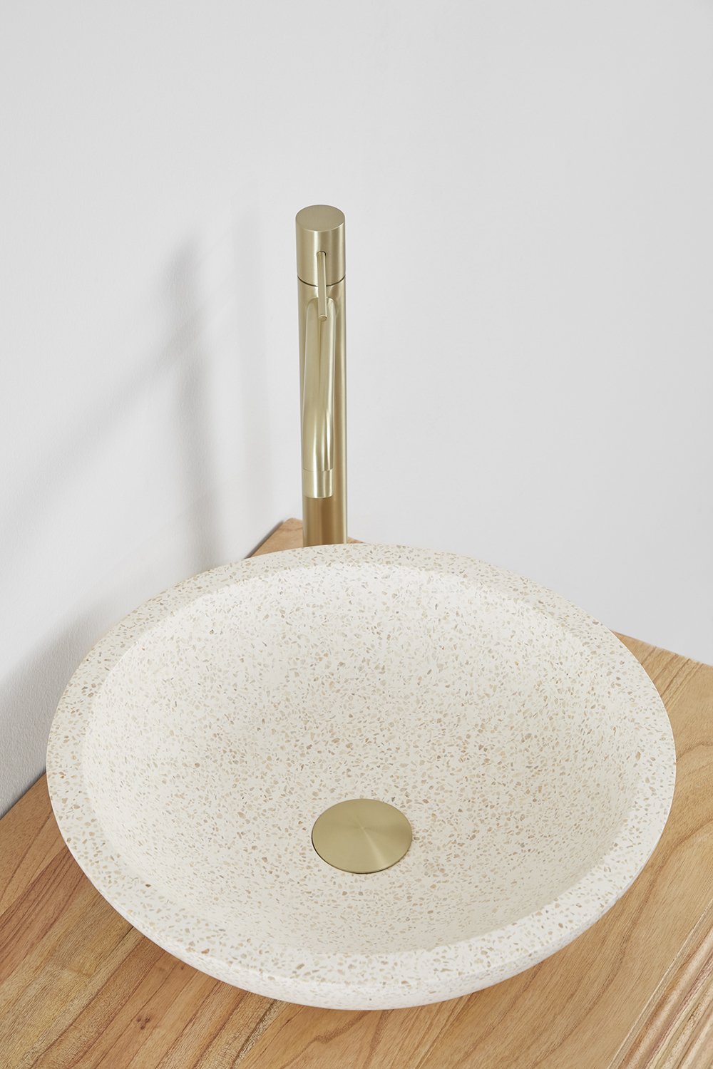 Set di mobili bagno sospesi 60x45 cm in legno Deleyna, immagine della galleria 4