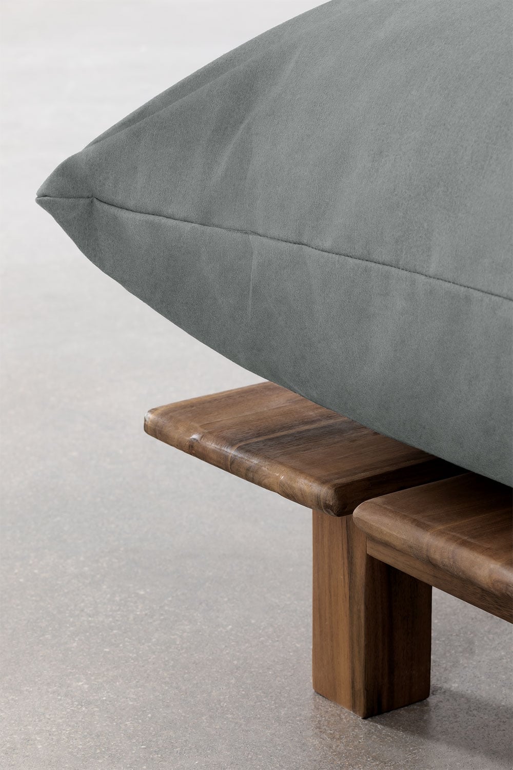 Pouf in legno di acacia Brina, immagine della galleria 2