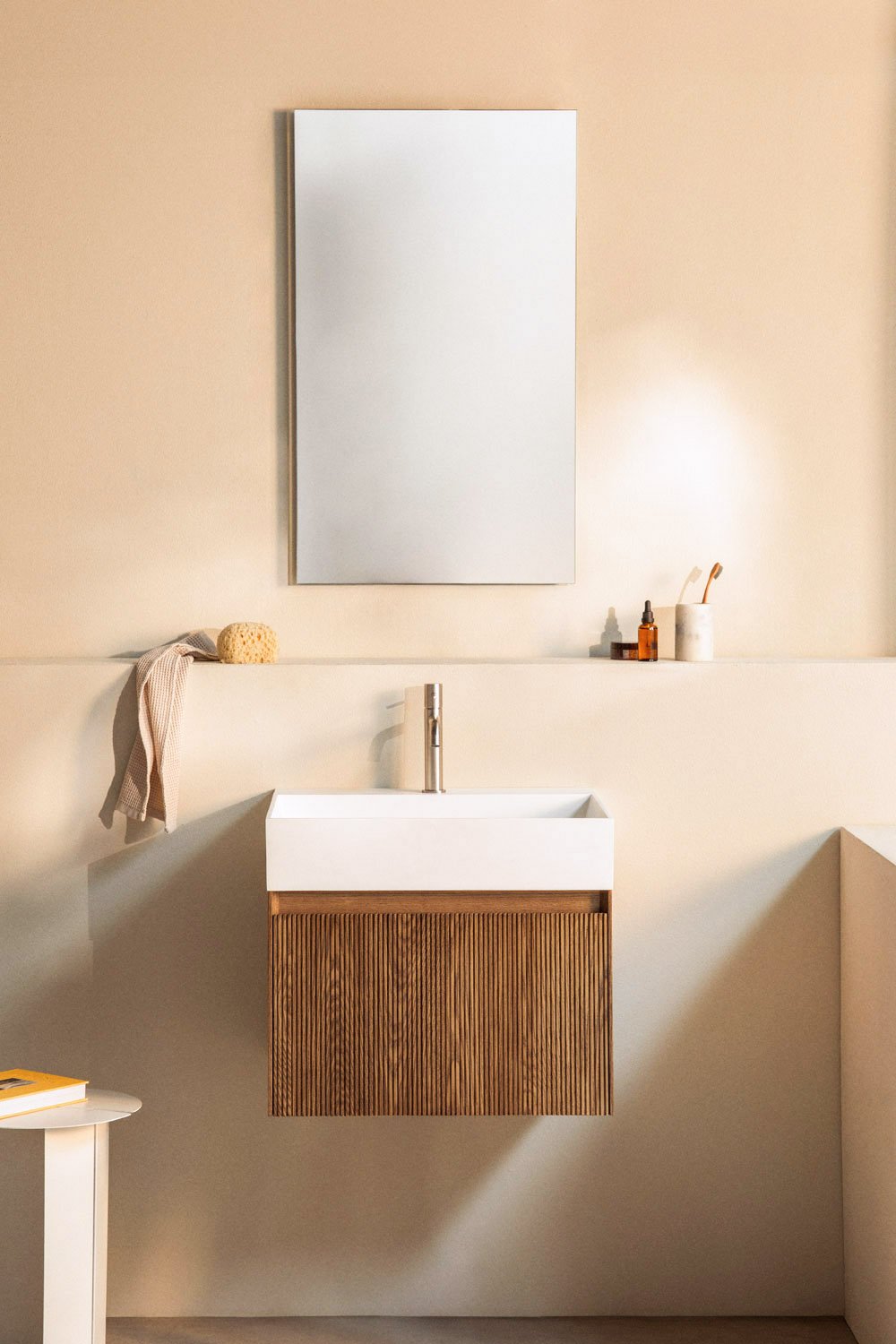 Set mobili da bagno in legno Aldeia con lavabo integrato, immagine della galleria 1