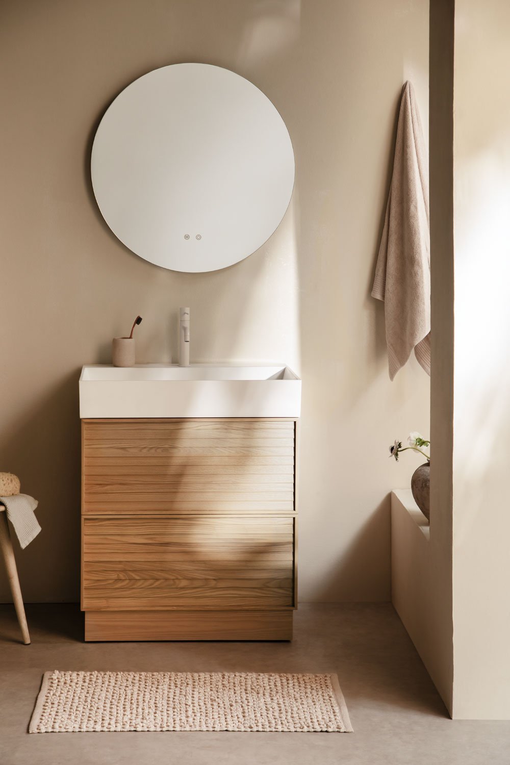 Set mobili da bagno in legno Jolene con lavabo integrato, immagine della galleria 1