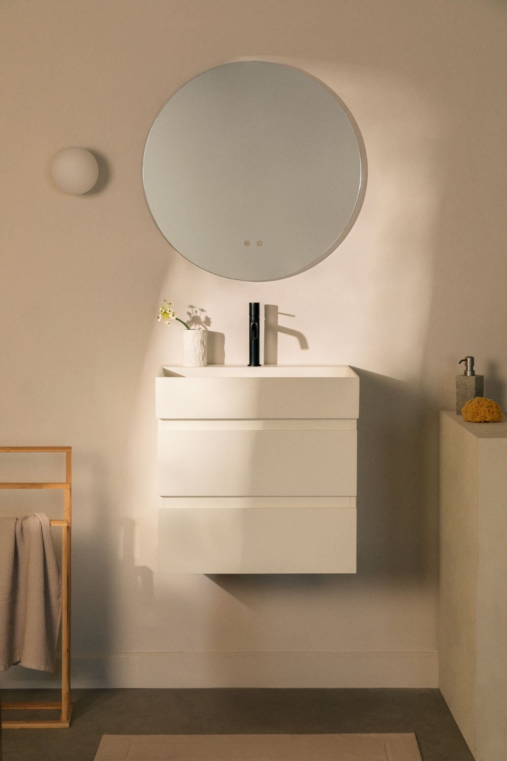 Set di mobili da bagno in legno e impiallacciatura di frassino con lavabo integrato Ona, immagine della galleria 1