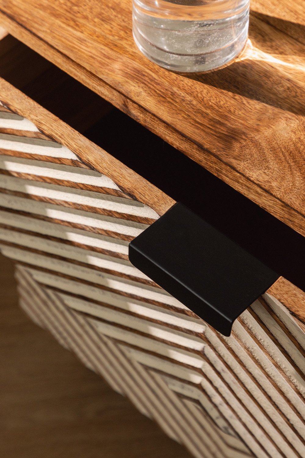 Pacco di 2 comodini in legno di mango Balary, immagine della galleria 2