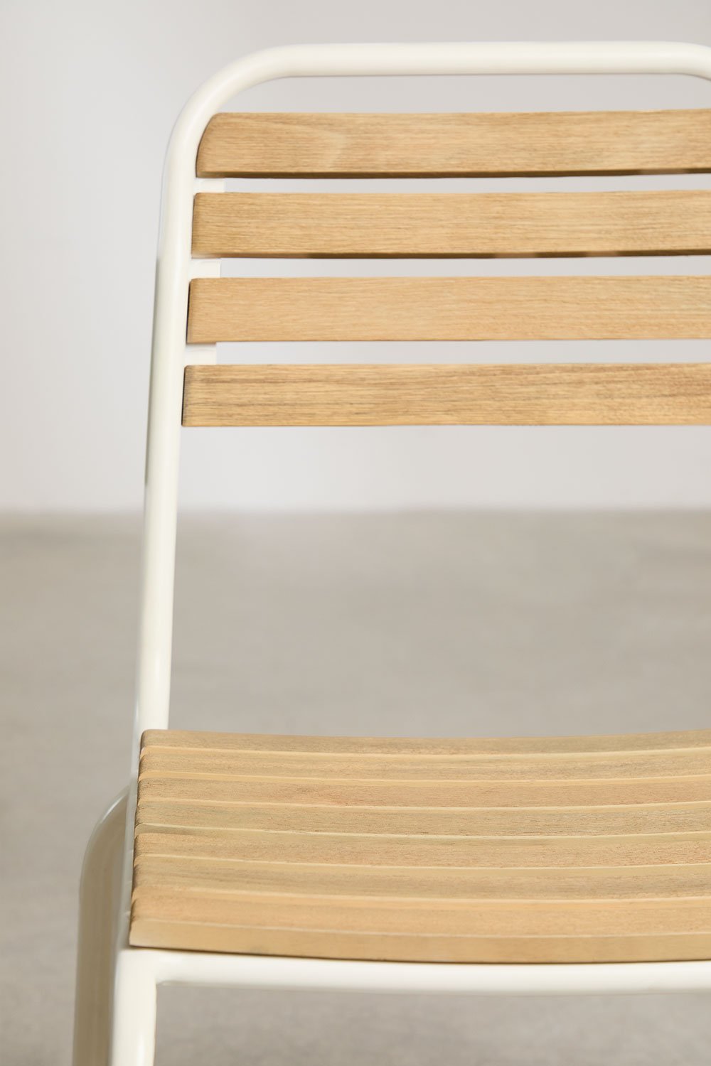 Set tavolo rettangolare 160x90 cm e 6 sedie da pranzo impilabili in acciaio e legno di acacia Artus   , immagine della galleria 10