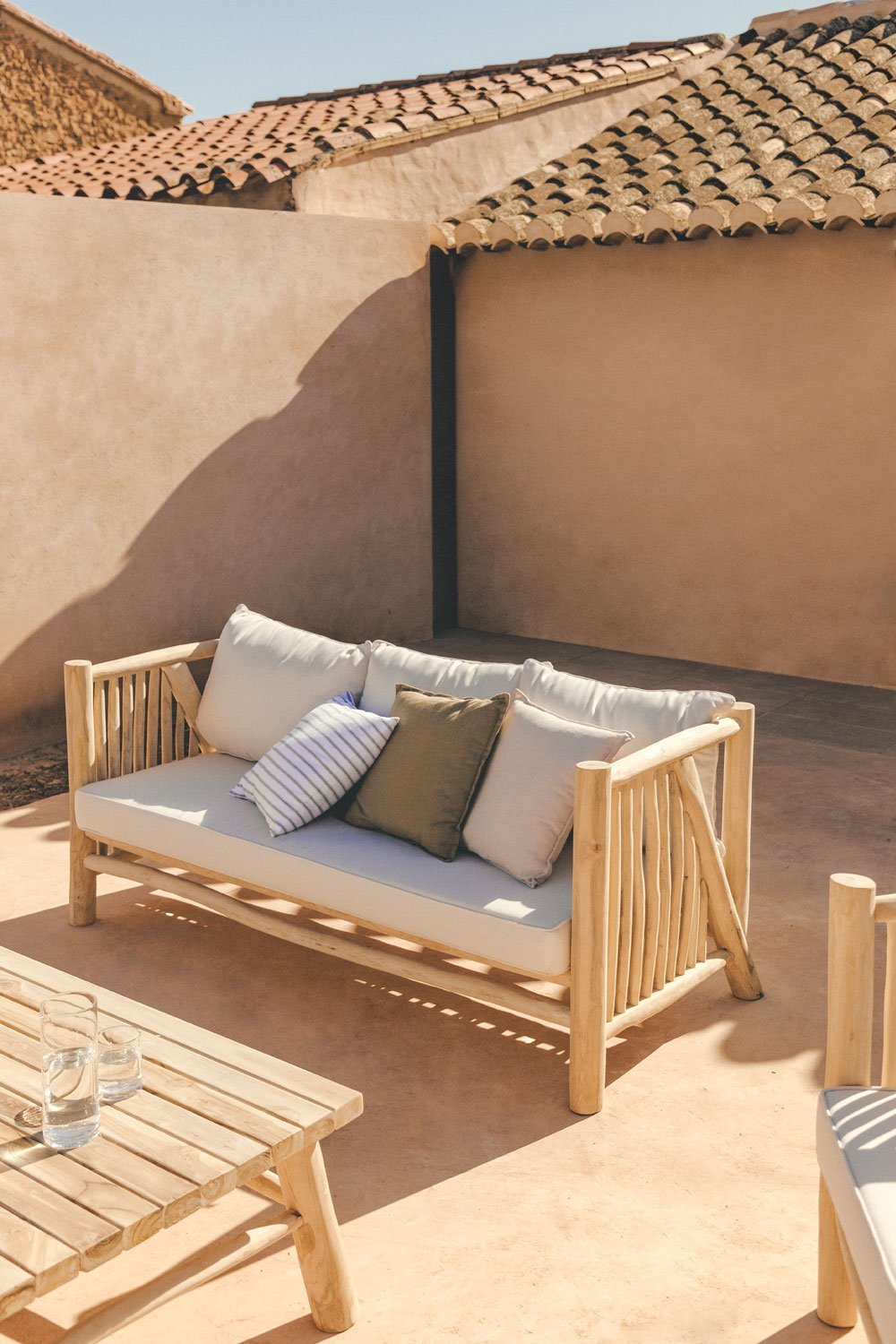 Divano da giardino 3 posti in legno di teak Narel, immagine della galleria 1