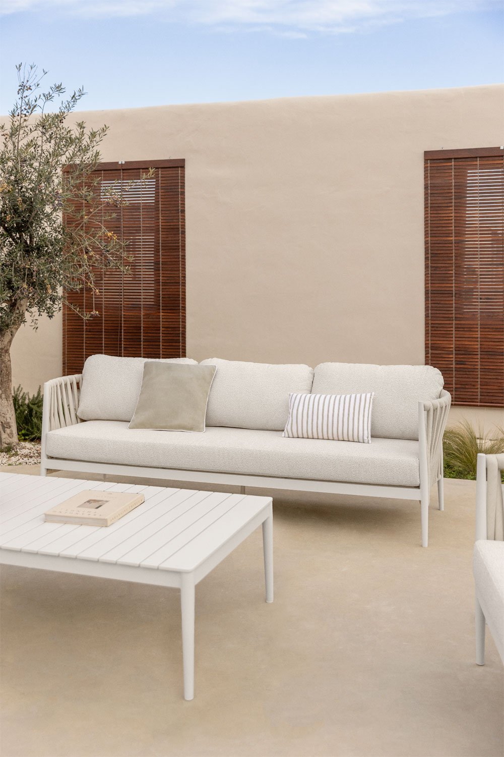 Set da giardino con divano 3 posti in tessuto bouclé e tavolino rettangolare 120x70 cm in alluminio Sereilen, immagine della galleria 1