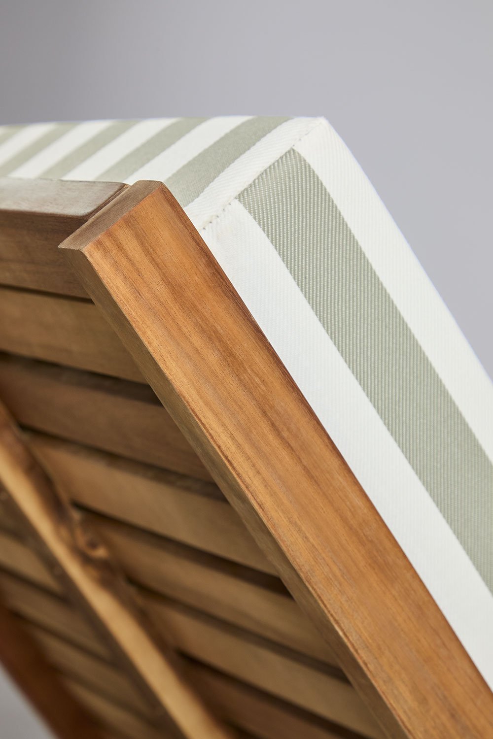 Lettino prendisole reclinabile in legno di acacia Idaira, immagine della galleria 6