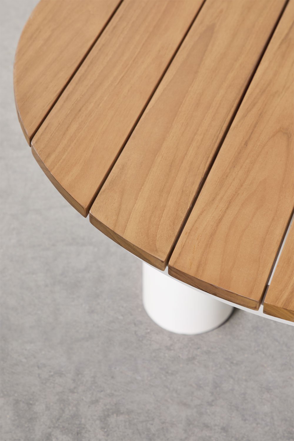Tavolino da giardino rotondo Ø80 cm in legno di teak e alluminio Umeko, immagine della galleria 4