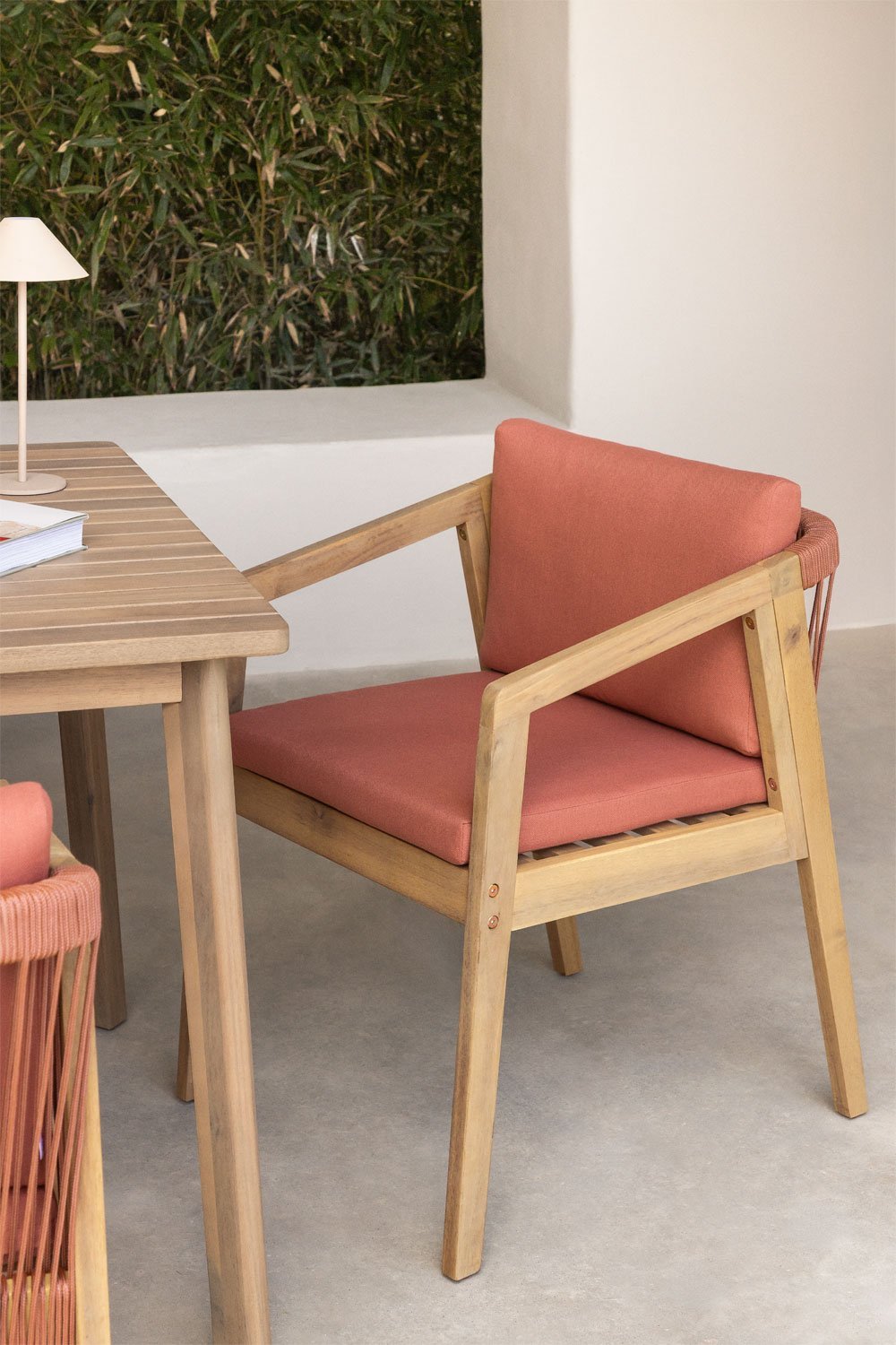 Sedia da giardino Kaela in legno di acacia e corda intrecciata, immagine della galleria 1