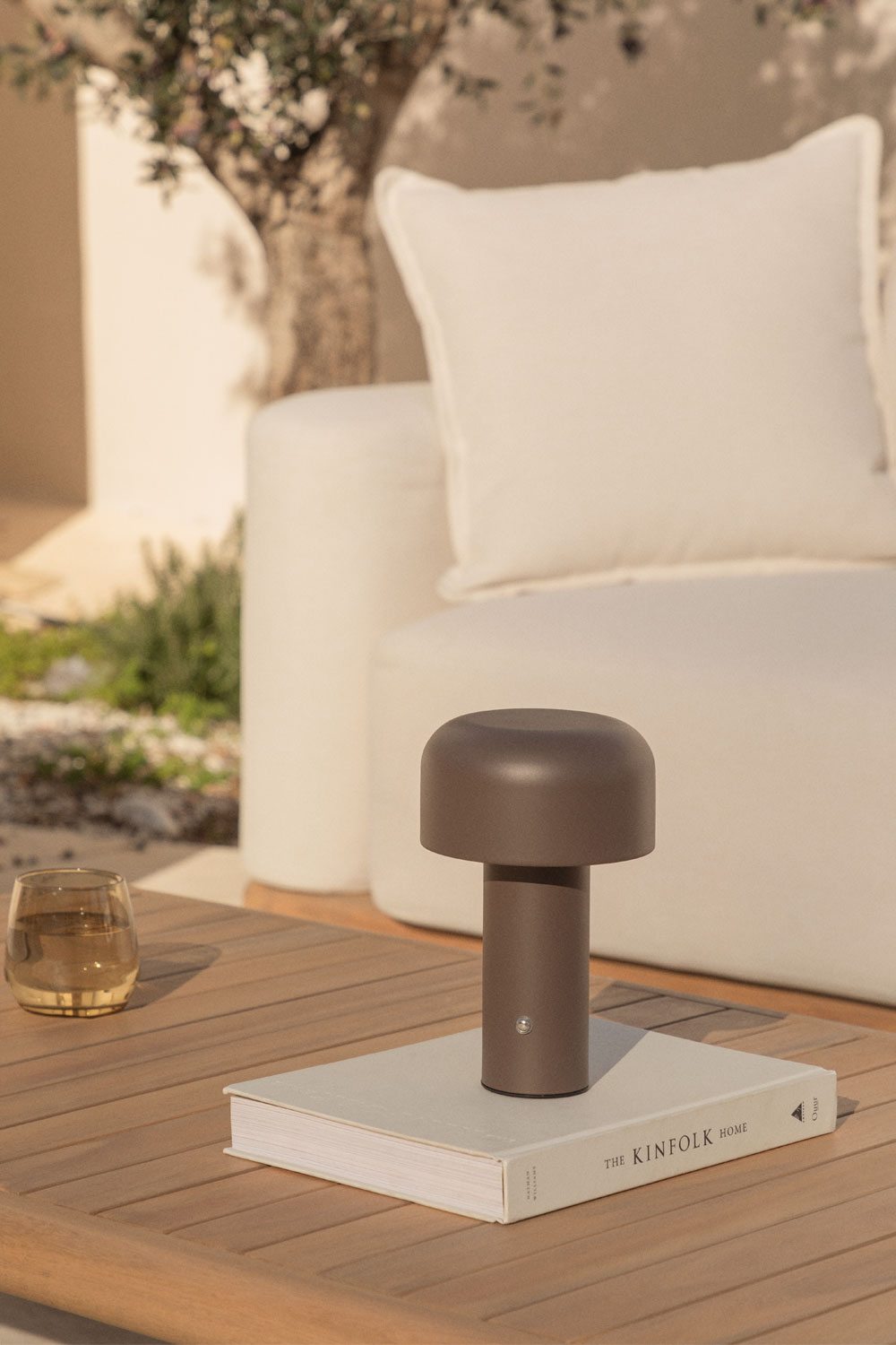 Lampada da tavolo, luce notturna a LED retrò, lampada da comodino con sensore di movimento PIR wireless, alimentata da 3 batterie AAA da 1,5 V, plasti | Leroy Merlin Lampada da tavolo, luce notturna a LED retrò, lampada da comodino con sensore di movimento PIR wireless, alimentata da 3 batterie AAA da 1,5 V, plasti | Leroy Merlin