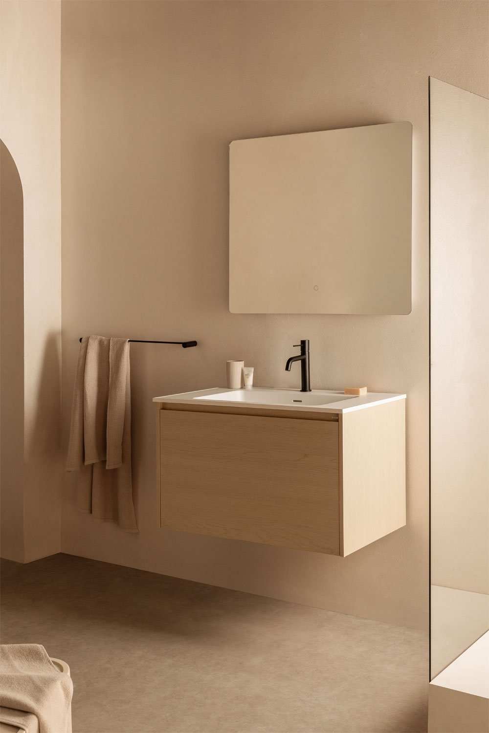 Set di mobili da bagno in legno con lavabo integrato Jacob, immagine della galleria 1