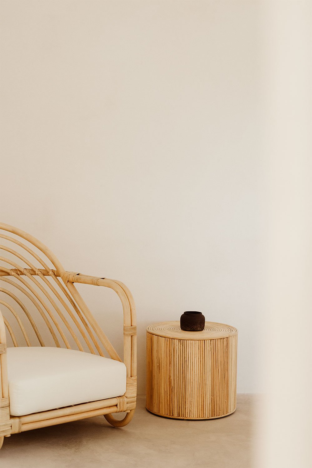 Tavolino rotondo Ø40 cm in rattan Gudaf, immagine della galleria 1