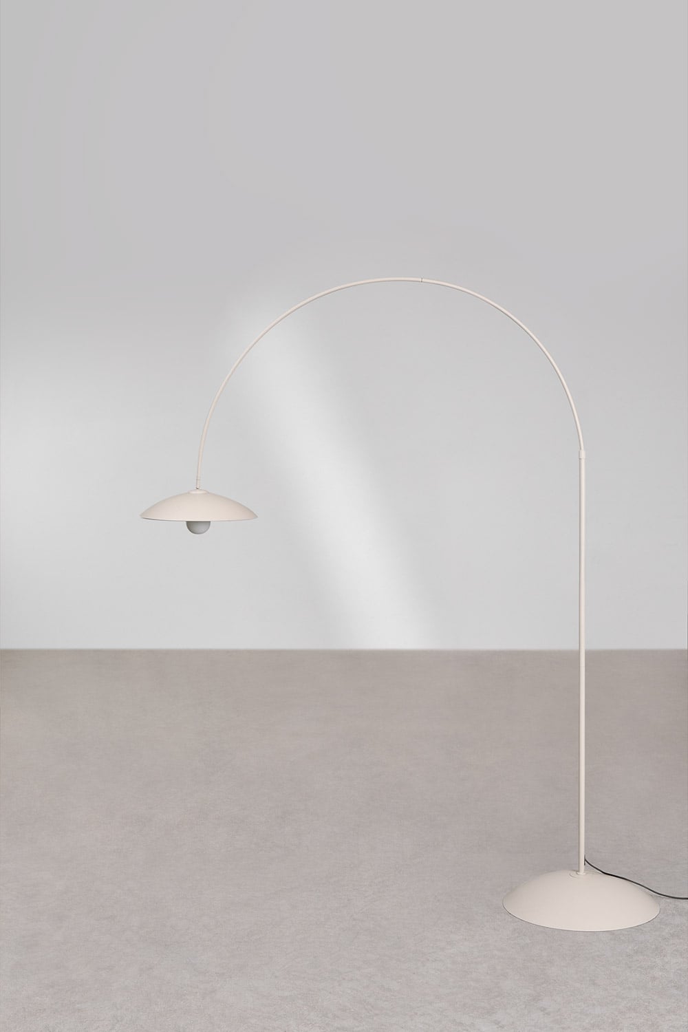 Lampada da terra in ferro Lomira, immagine della galleria 3