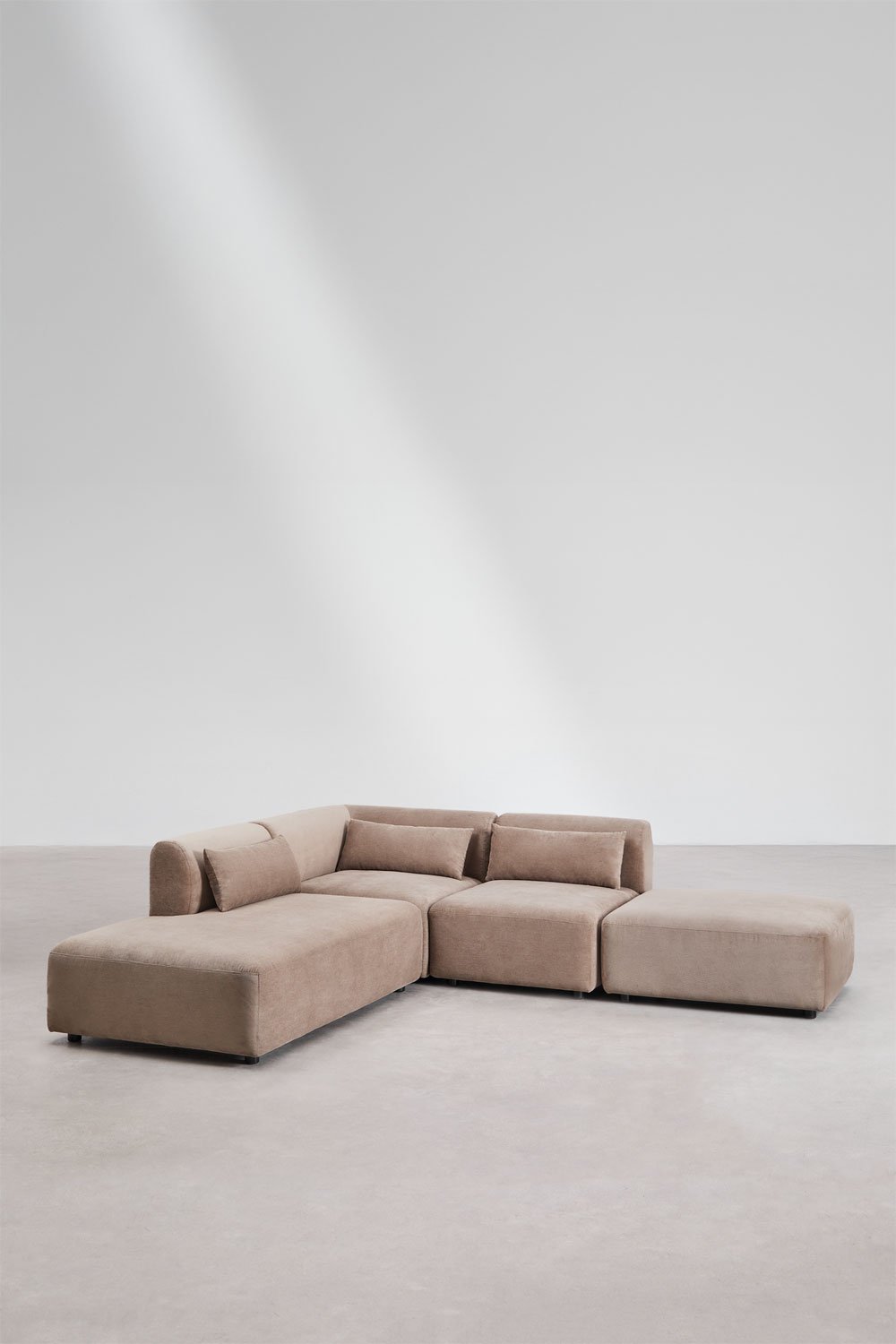 Divano angolare componibile in 3 pezzi con chaise longue sinistra e pouf Fogler, immagine della galleria 1