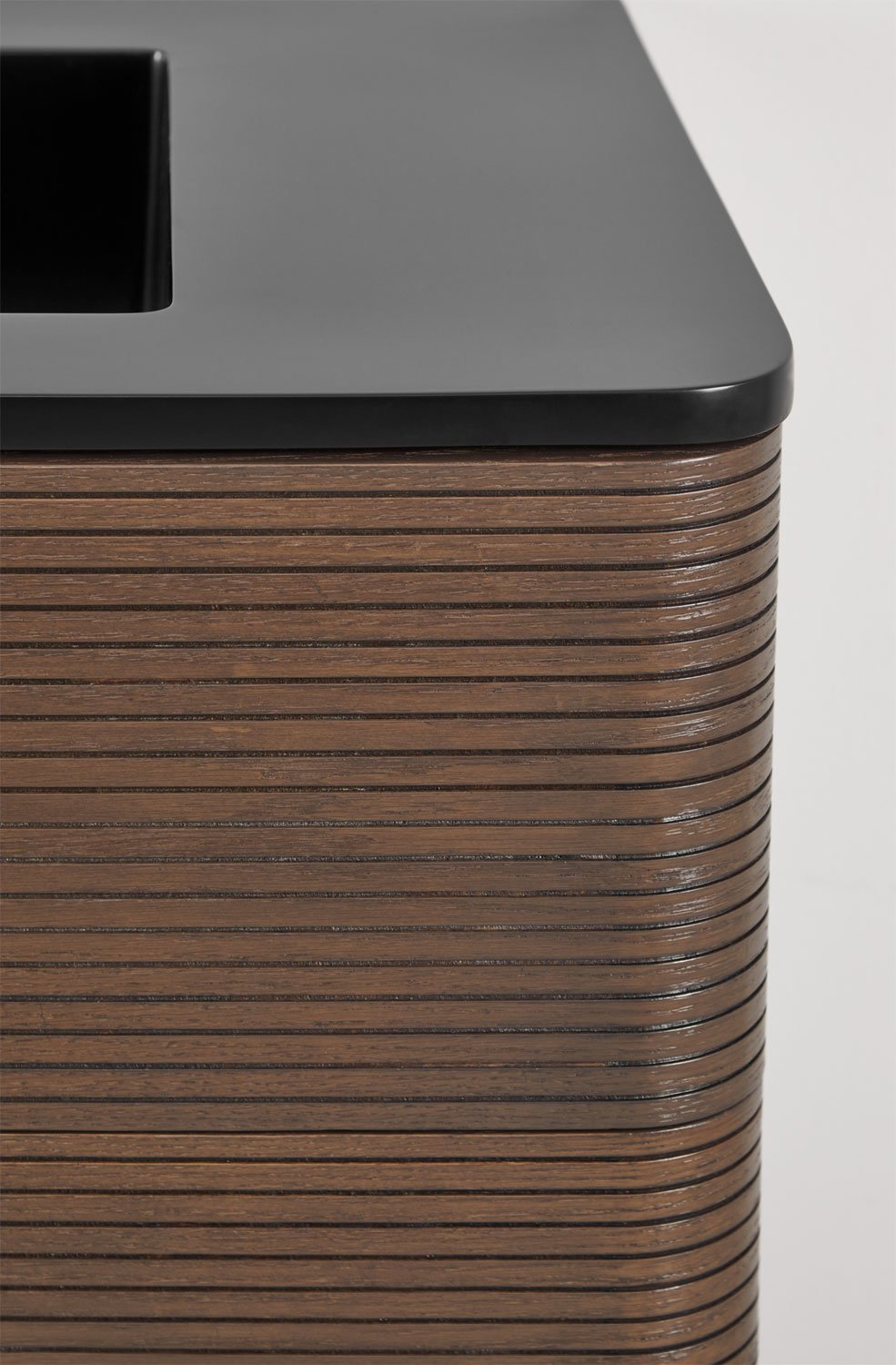 Set di mobili da bagno in legno con lavabo integrato Misene, immagine della galleria 7