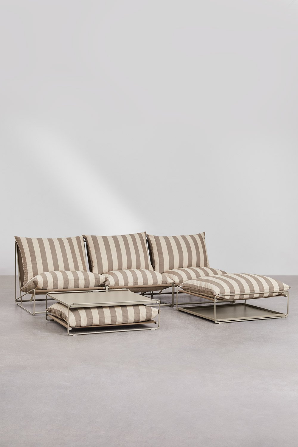 Set da giardino con divano modulare a 3 pezzi, tavolino laterale e pouf convertibili Amaro, immagine della galleria 3