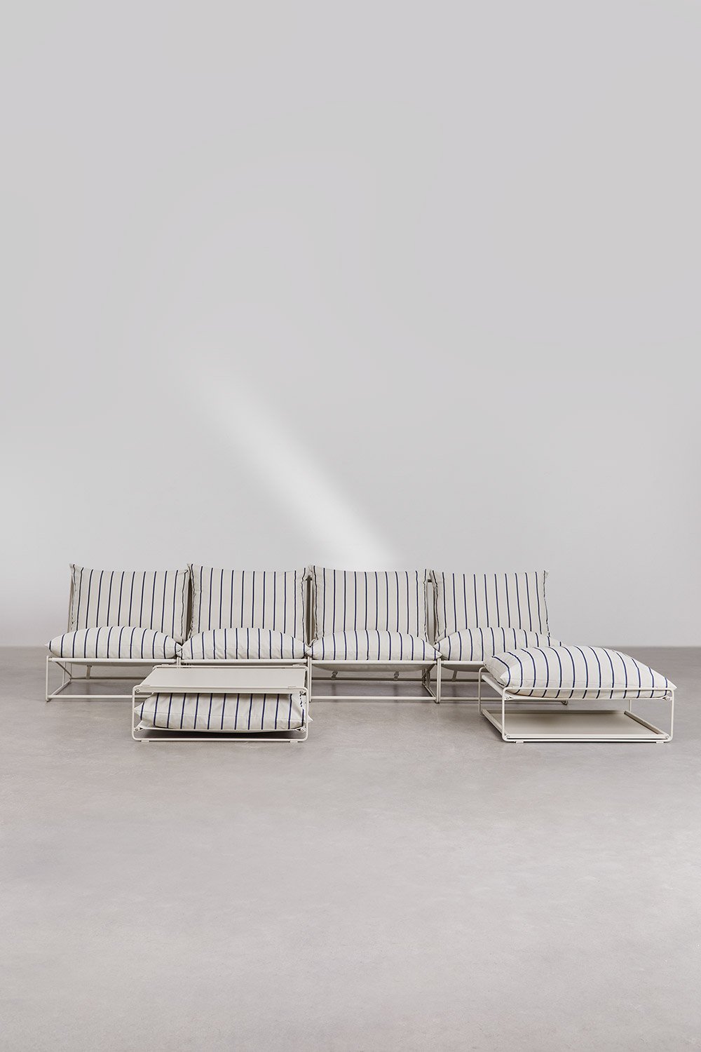 Set da giardino Amaro con divano modulare da 4 pezzi, tavolino laterale e pouf trasformabile, immagine della galleria 4