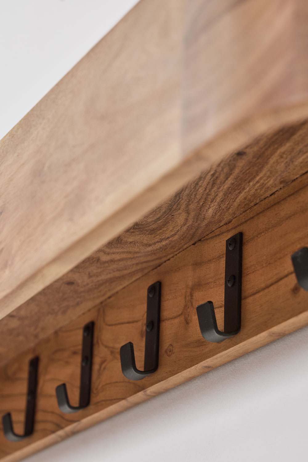 Appendiabiti da parete in legno | Design moderno con ganci nascosti | Pannello in legno massello impiallacciato | Rovere, Nero | Leroy Merlin