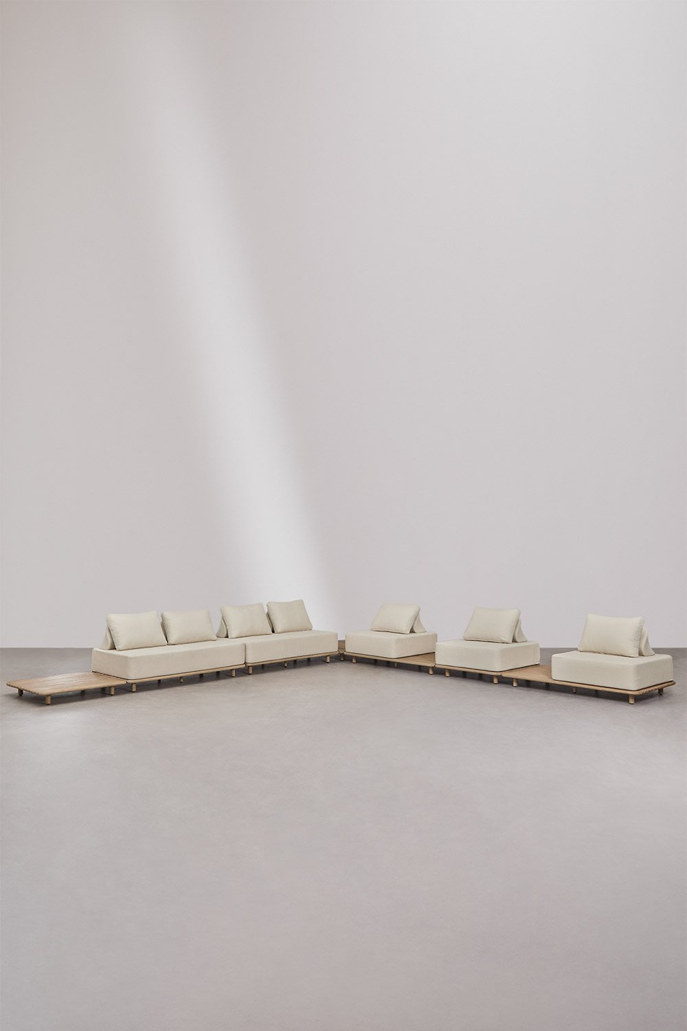 Set da giardino con divano modulare angolare a 5 pezzi con tavolini laterali in acacia Portet, immagine della galleria 4