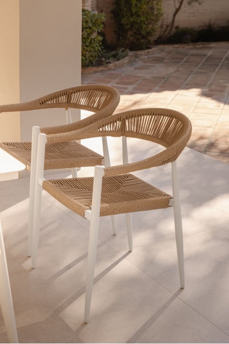 Sedia da giardino impilabile con braccioli in alluminio e rattan sintetico Amatria - Gardenia Bianco