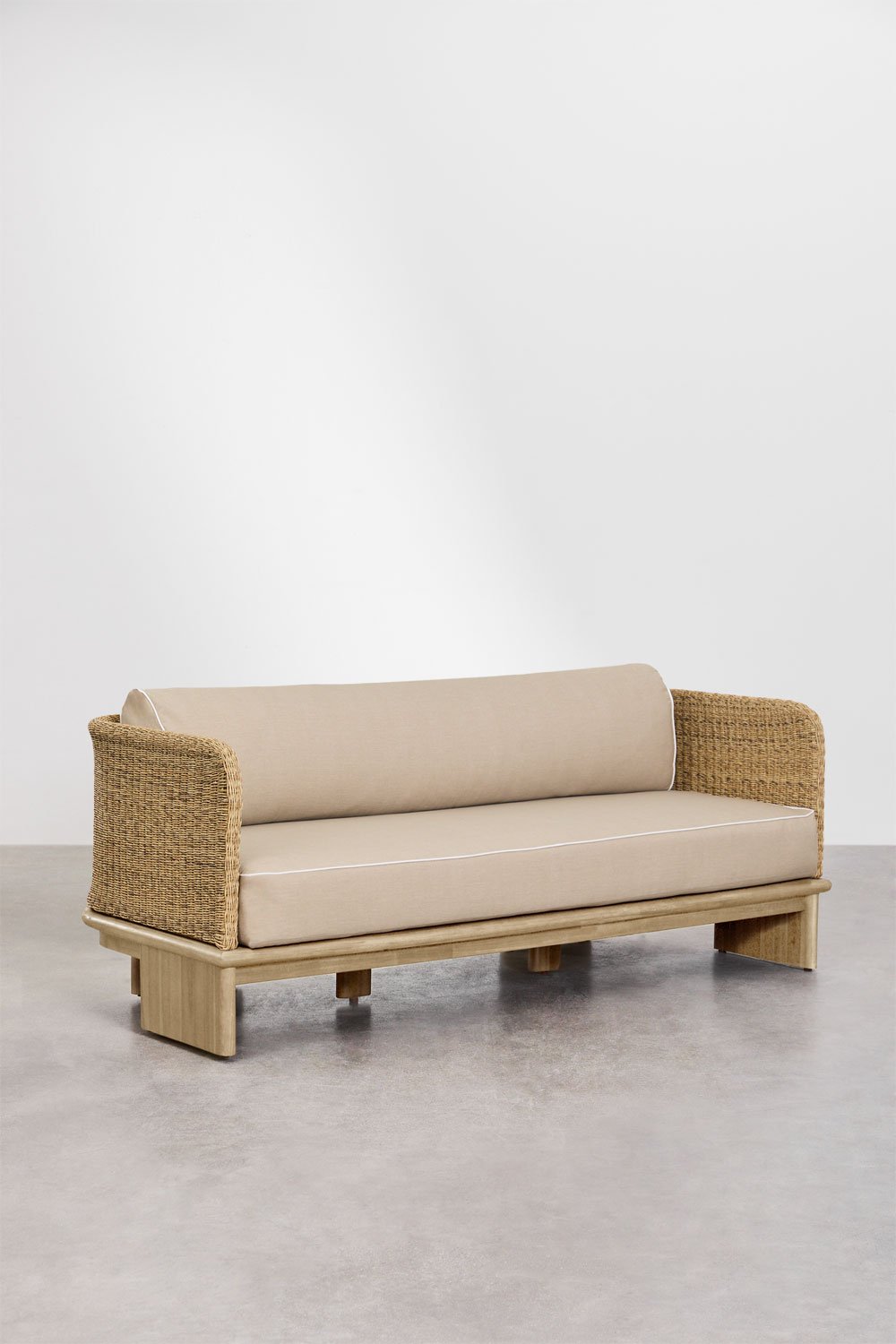 Set soggiorno con divano 3 posti, 2 poltrone e 2 tavolini in rattan e legno di acacia Famara, immagine della galleria 2