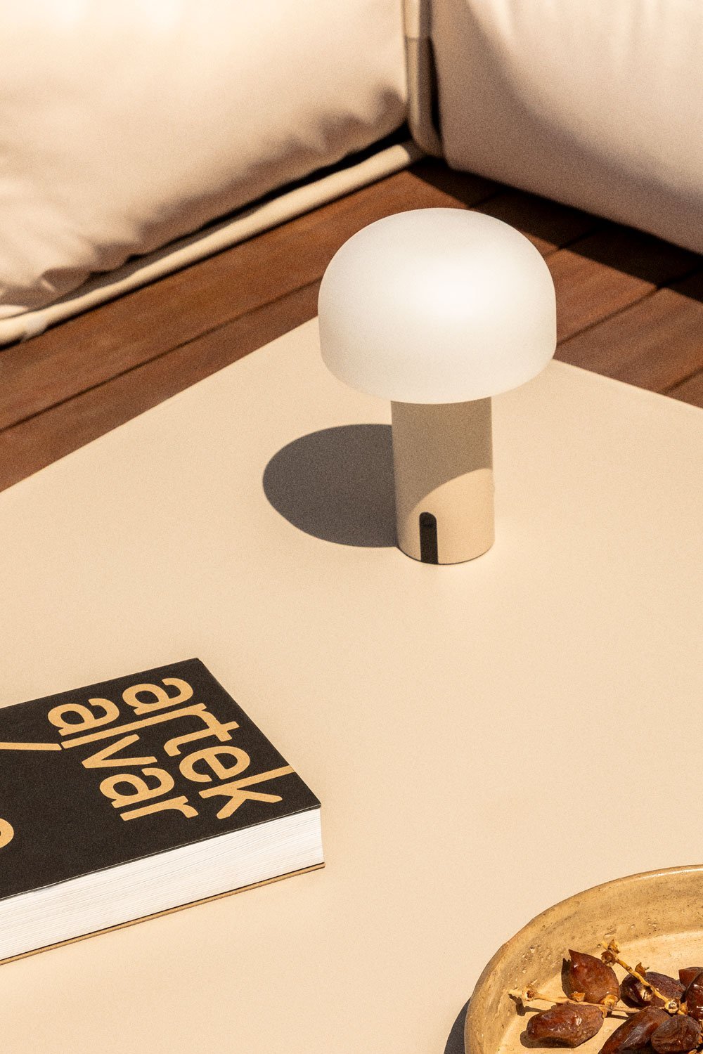 Lampada da tavolo LED wireless per esterni Jadzia, immagine della galleria 1